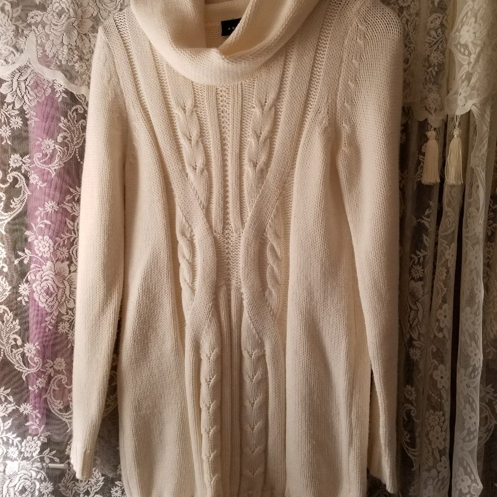 GORGEOUS WHITE IVORY COWL NECK SWEATER to Keep Your Butt Warm in Colder Months